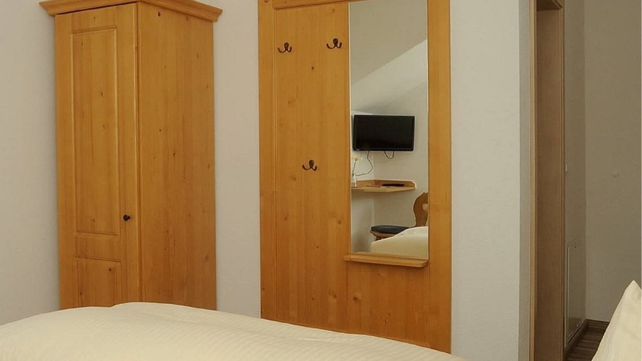 einzelzimmer einzelzimmer